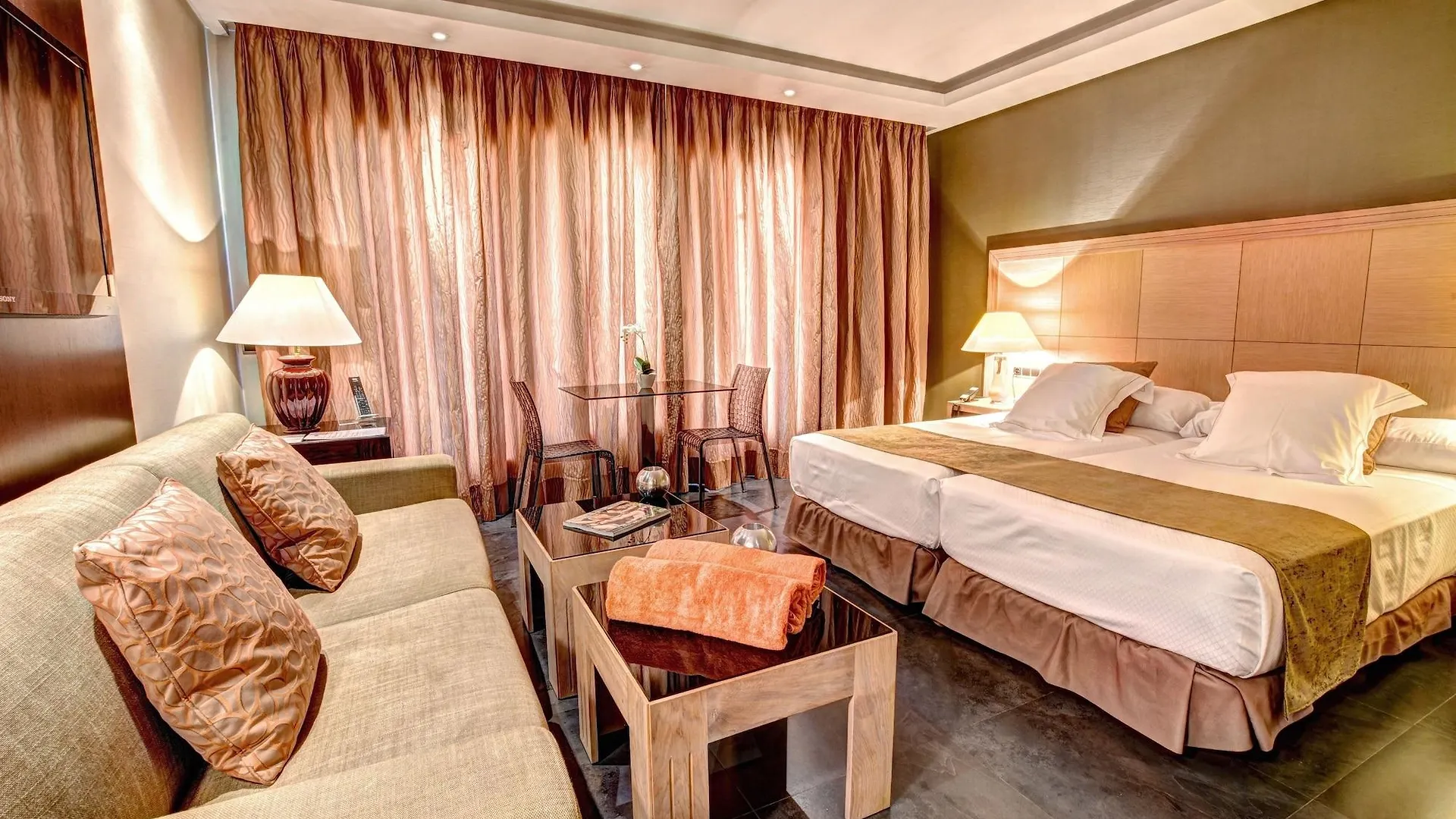 Artplatinum Suites & Apartments Benalmádena Spanien