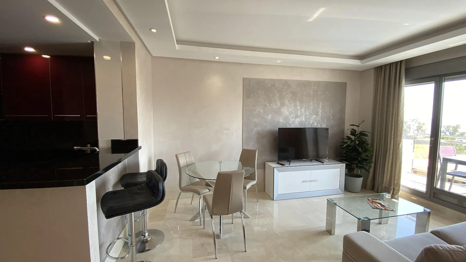 Artplatinum Suites & Apartments 베날마데나코스타