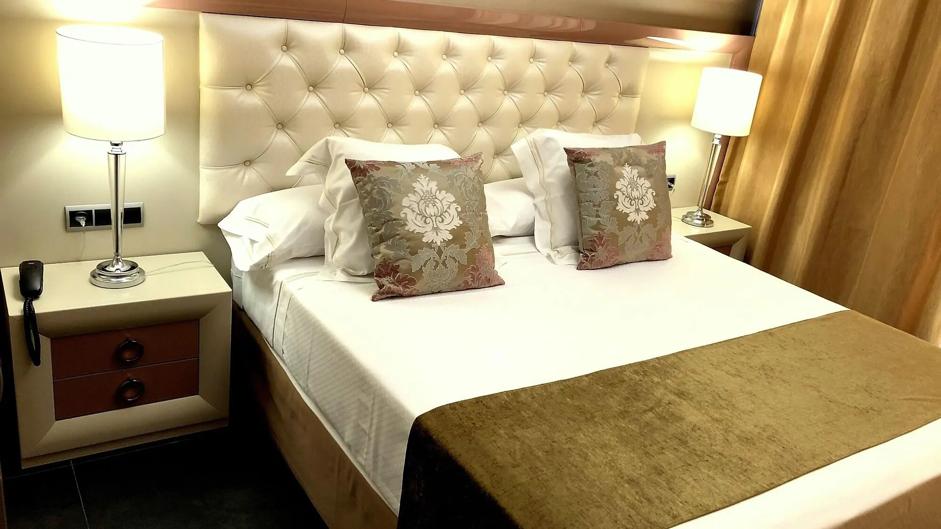 아파트호텔 Artplatinum Suites & Apartments 베날마데나코스타