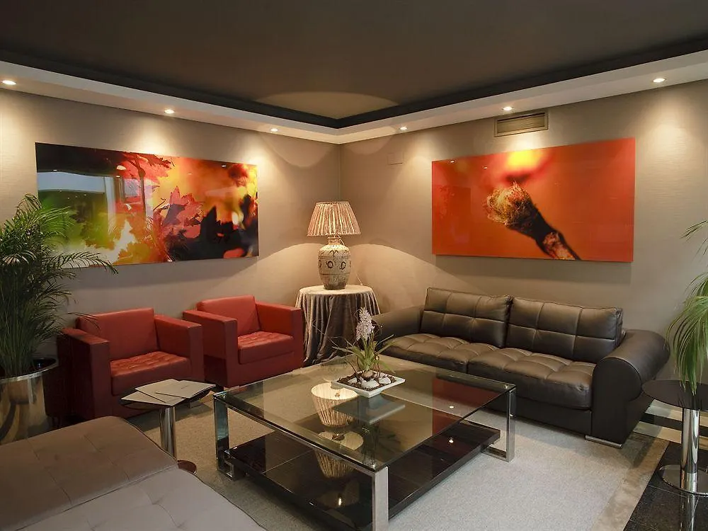 Artplatinum Suites & Apartments 베날마데나코스타 아파트호텔