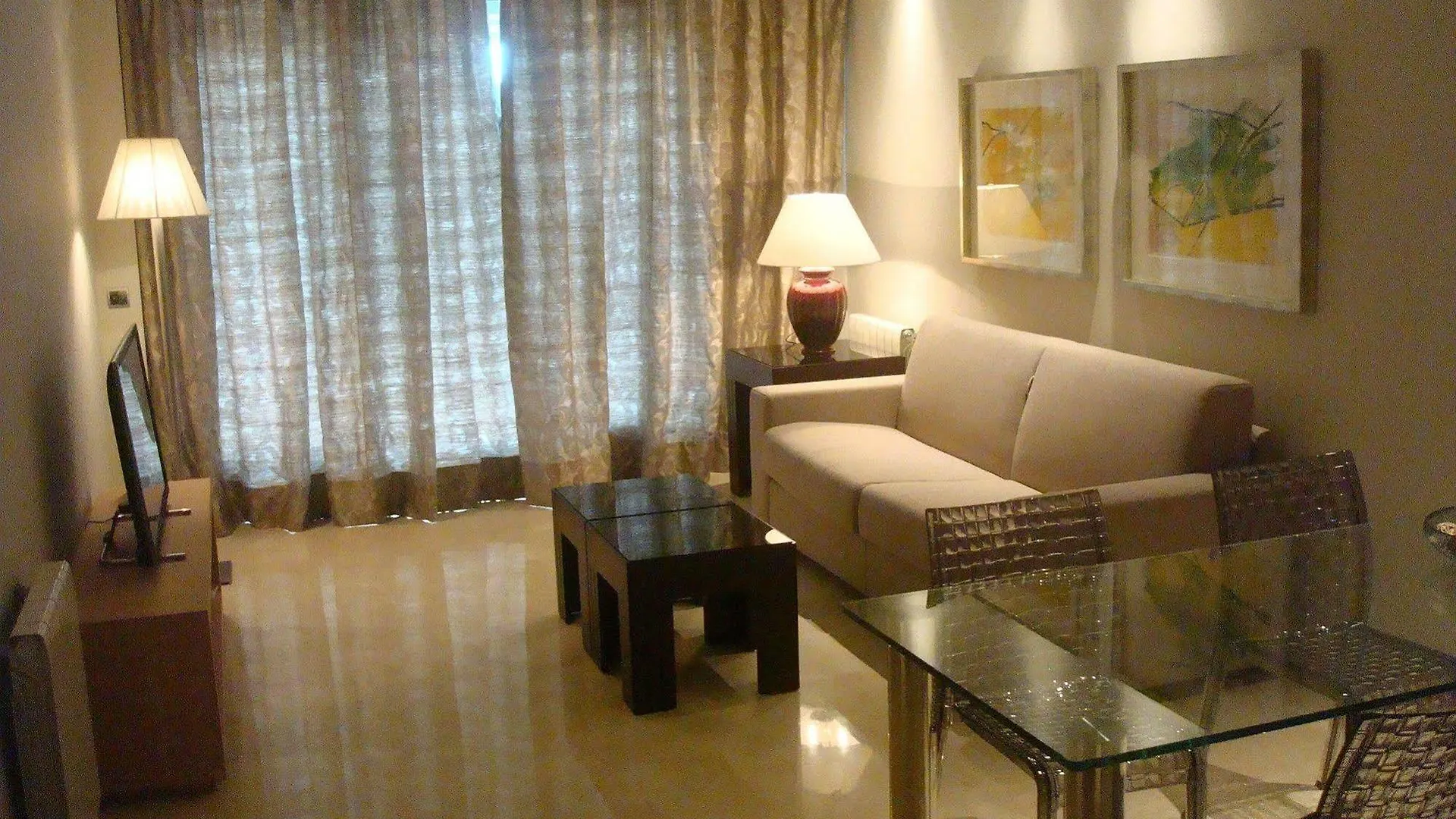 Artplatinum Suites & Apartments 베날마데나코스타