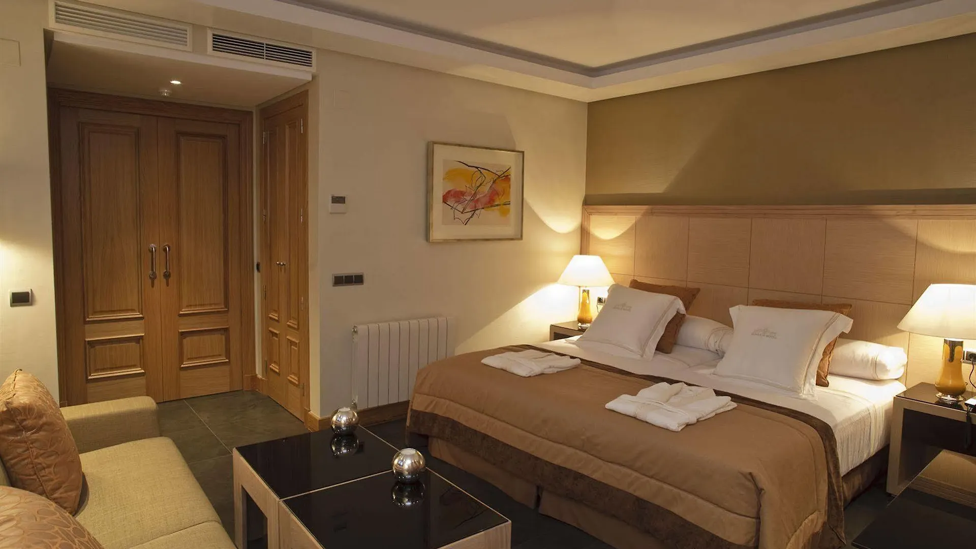 Artplatinum Suites & Apartments 베날마데나코스타
